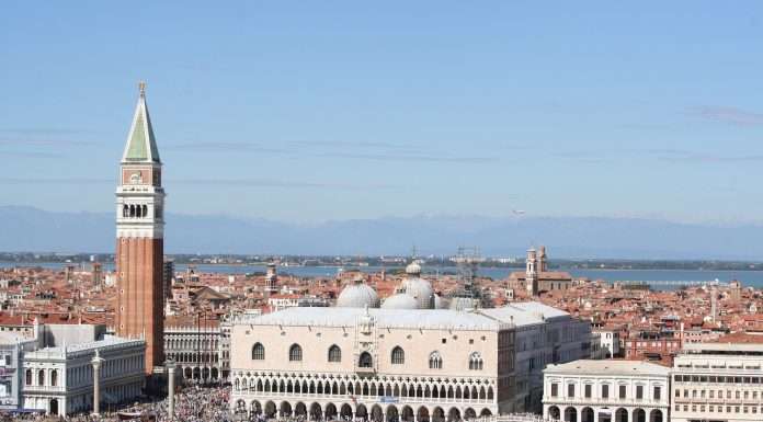 San Marco: il 25 aprile veneziano e il rito del “bocolo” Festa di San Marco