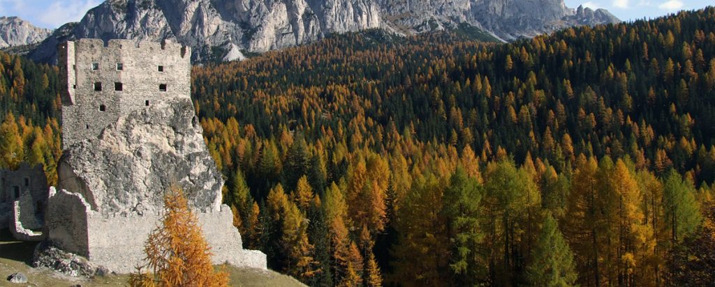5 castelli delle Dolomiti sgaialand magazine belluno montagna travel veneto