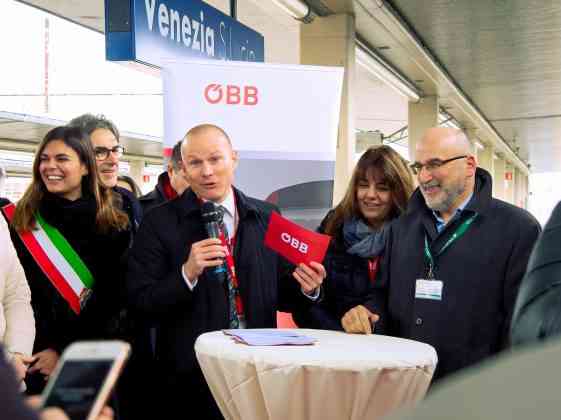 treno da venezia a vienna mercatini di natale villach veneto magazine elisa parente corte
