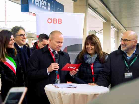 treno da venezia a vienna mercatini di natale villach veneto magazine elisa parente corte