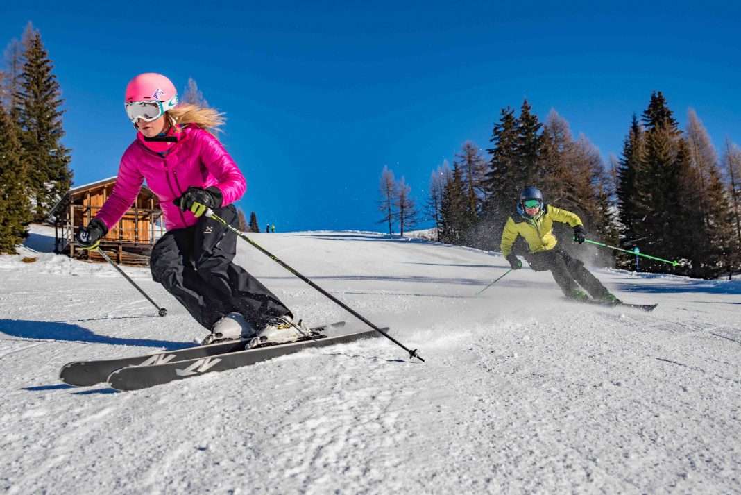 Alleghe_archivio-Alleghe-Funivie_photo-Alberto-Gnech lady winter day