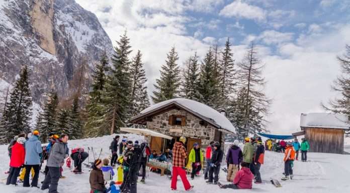 Baite aperte: una domenica con ciaspole e sci tra boschi e piste delle Dolomiti baite aperte