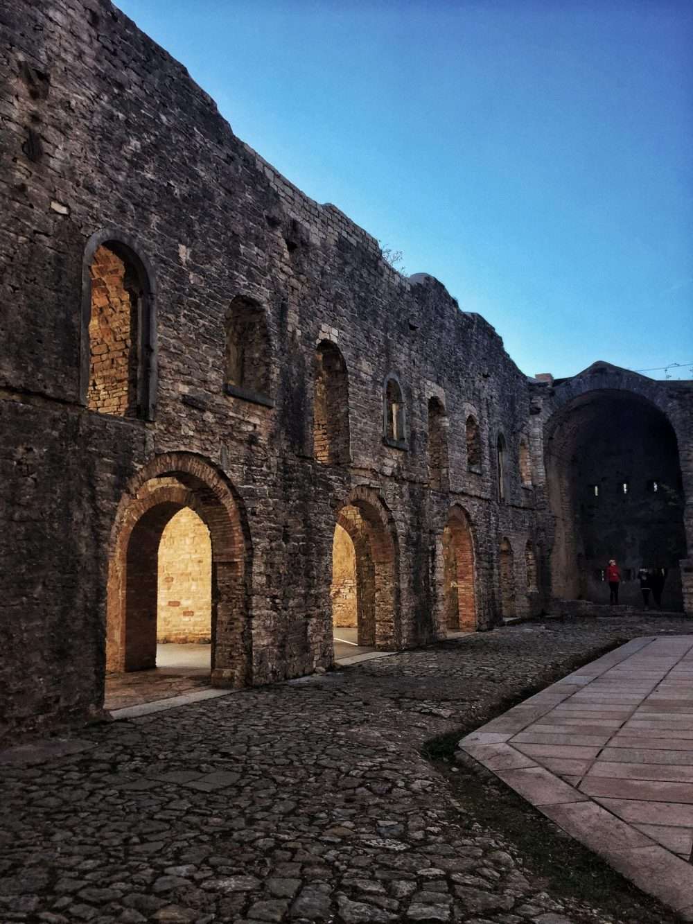 Forte Interrotto