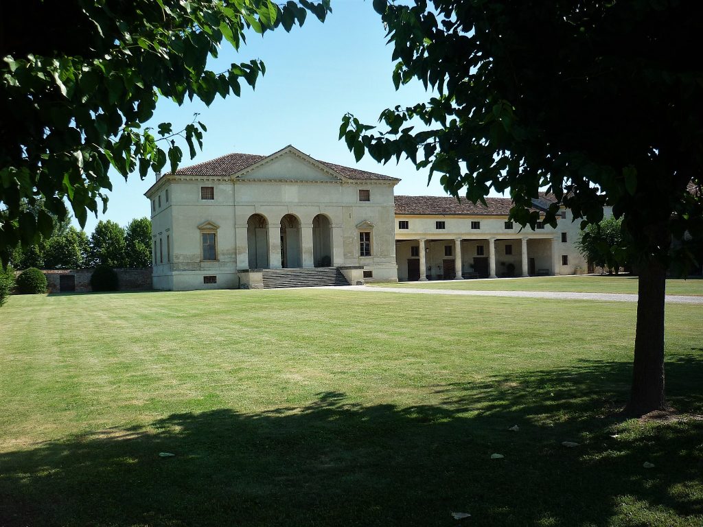 villa saraceno