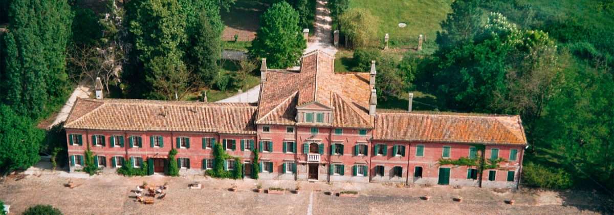 fai un giro in villa