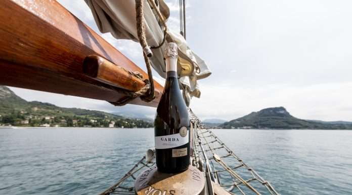 Wine Experience meravigliose: degustare i vini Garda DOC nel più antico veliero del Garda wine experience