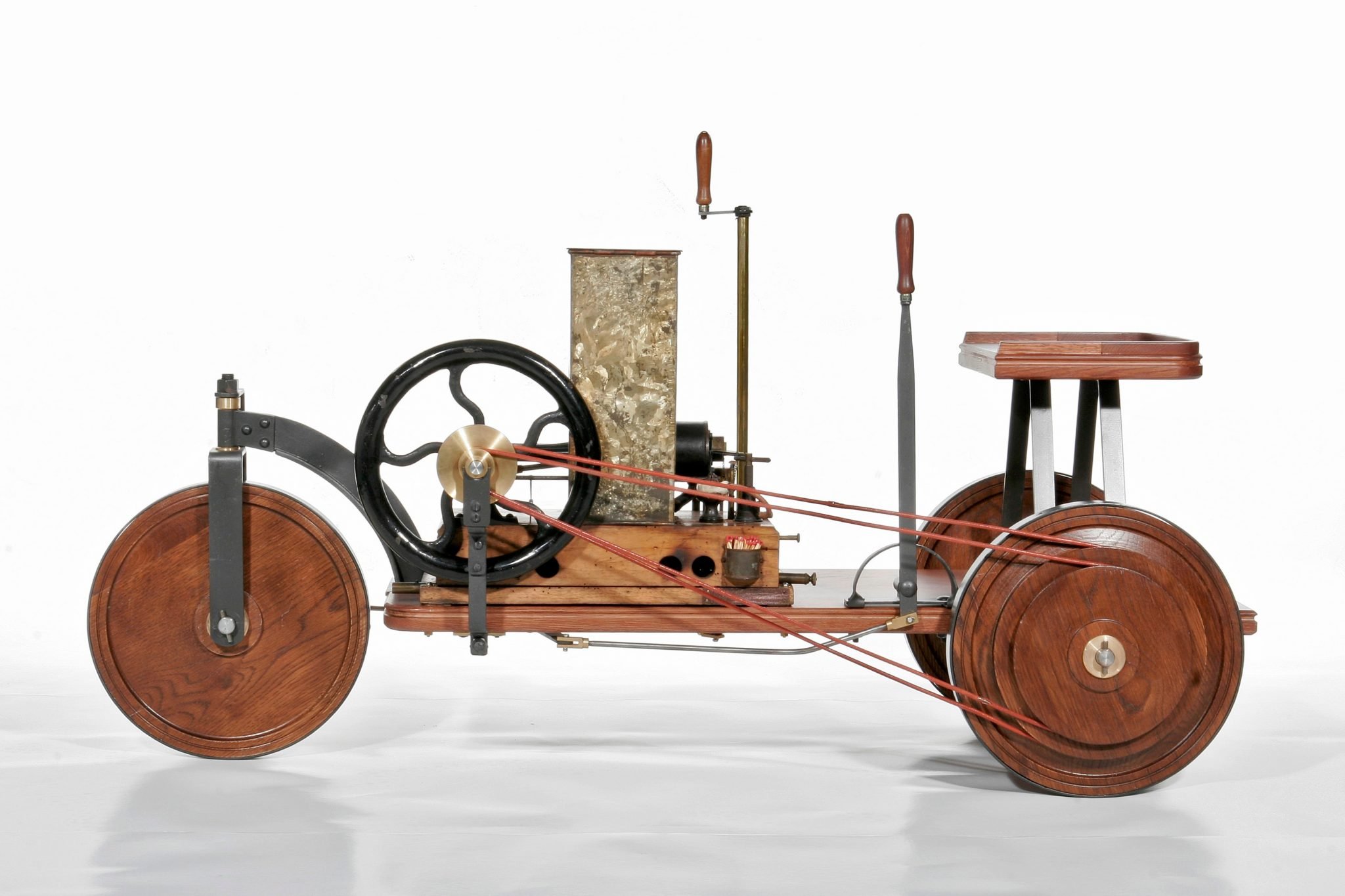 Il Museo Nicolis celebra il genio di Enrico Bernardi, il veronese inventore  del motore a scoppio * Sgaialand
