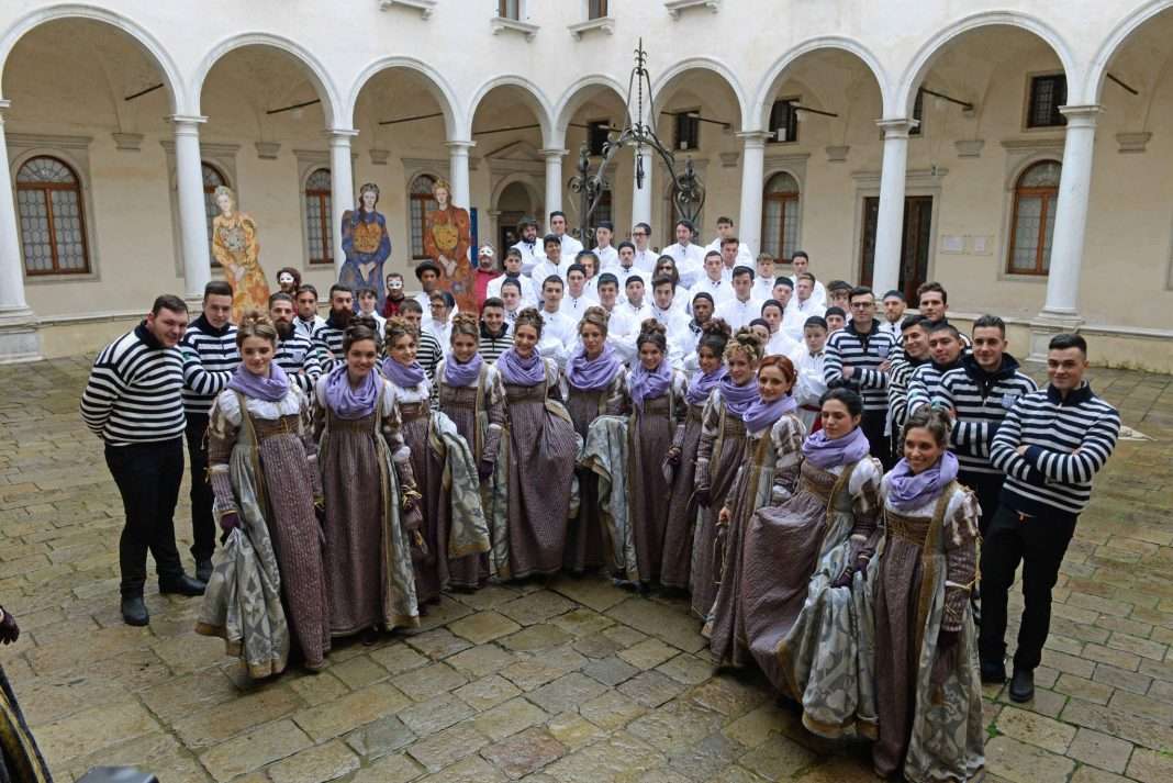 Venezia,{ today}, carnevale 2018 - marie 2018 e fiossi - foto di gruppo(c)Vision/Vela
