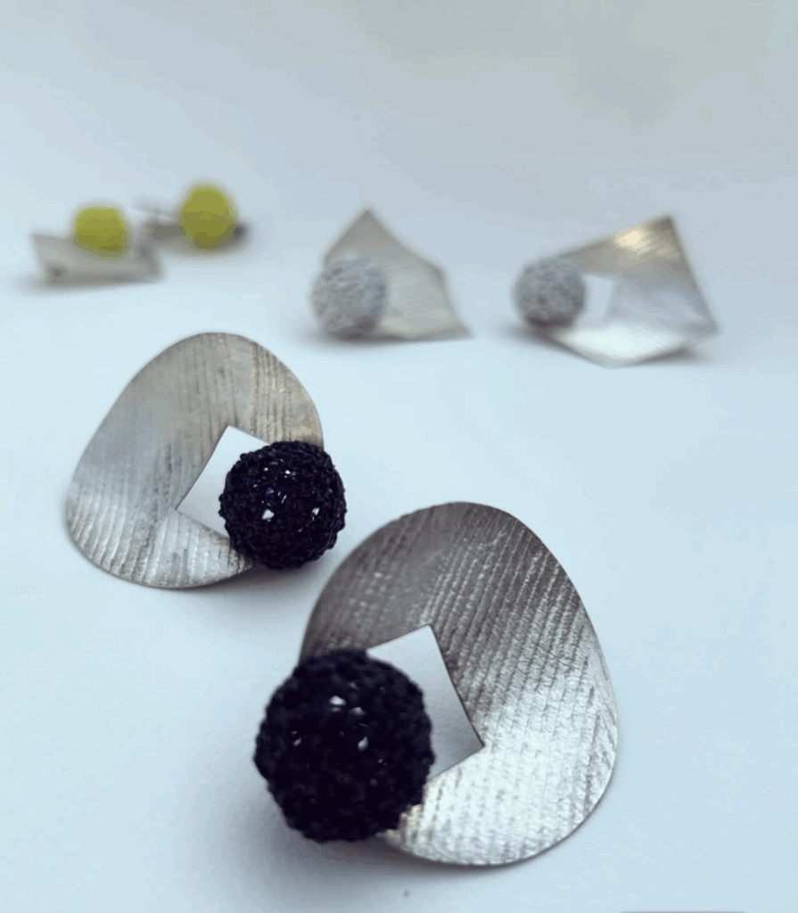 Laura Stefani gioielli in plastica riciclata