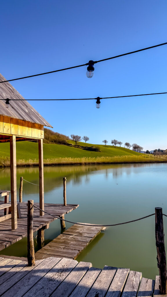 lago naturale Rosacypria Lodge Marche